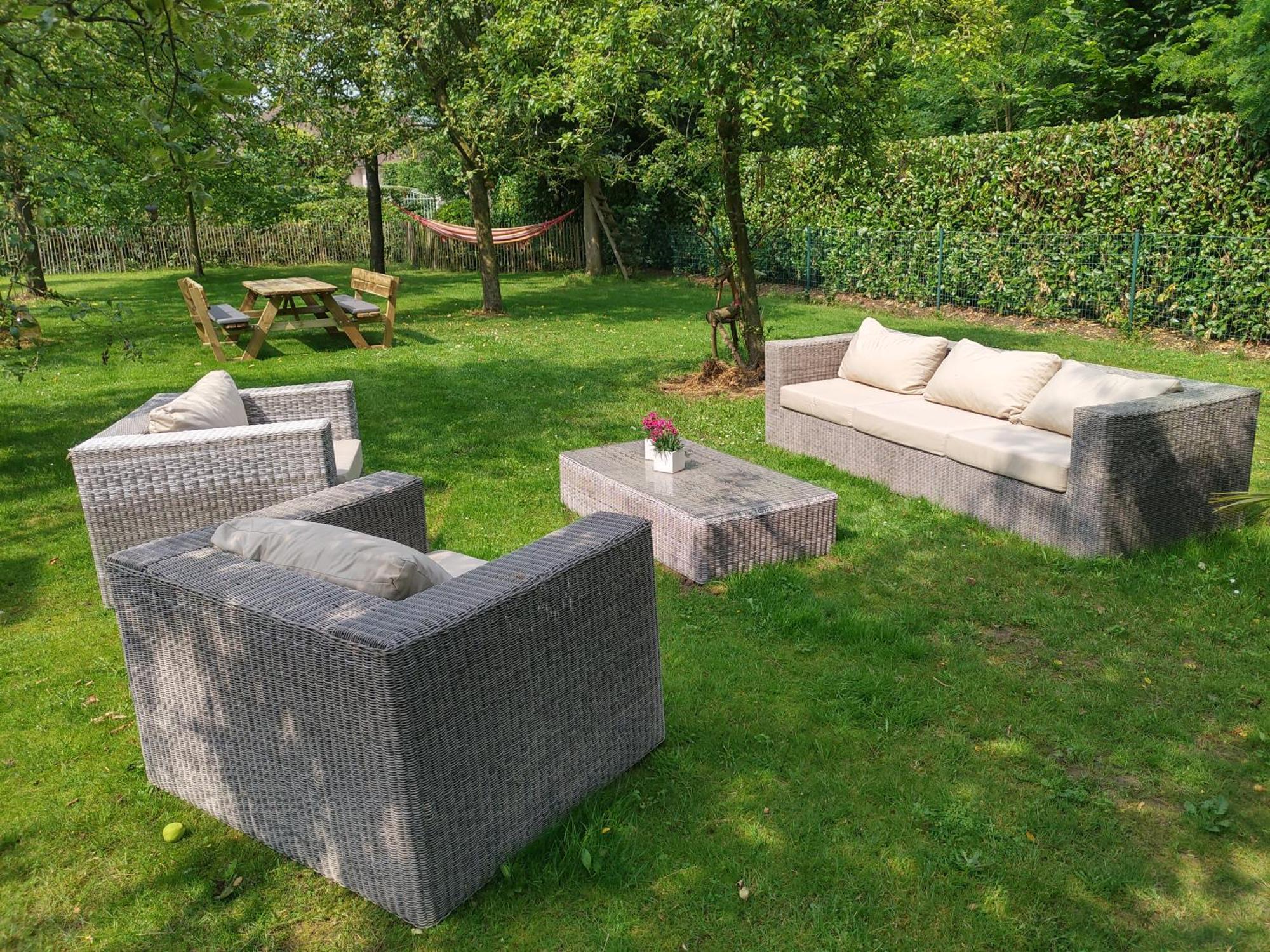The Two Oaks - Private Garden For Guests Vila Hertsberge Exterior foto
